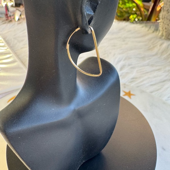 SOLD REAL 18k Saudi Gold D Hoop Earrings - Picture 4 of 7